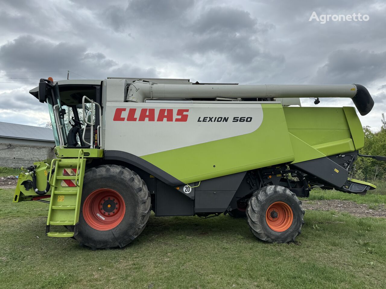 Claas Lexion 560 穀物収穫機