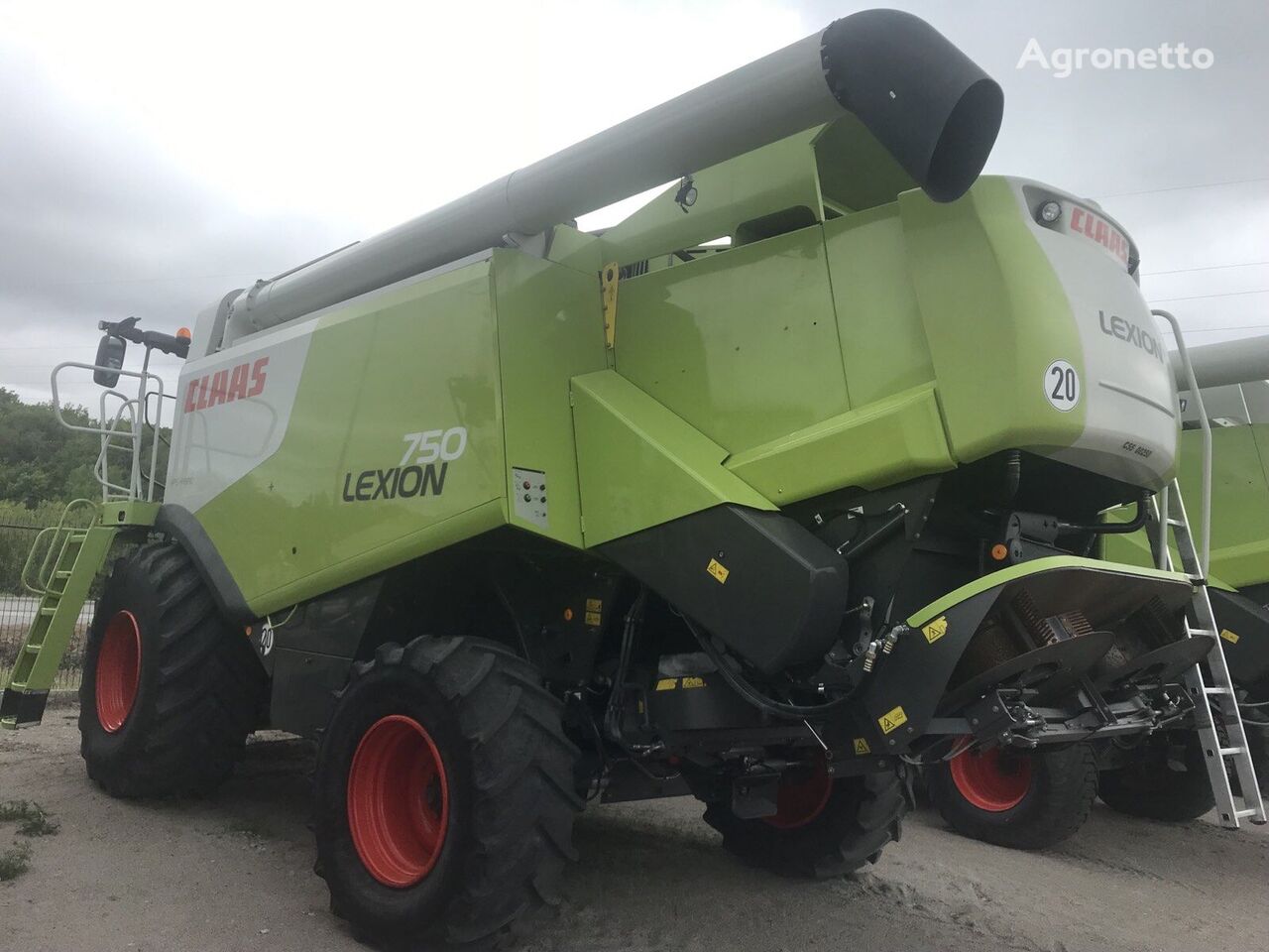 Claas Lexion 750 穀物収穫機